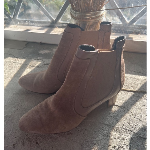 NWOT Sarah Flint Taupe Ankle Bootie - Picture 2 of 4
